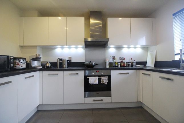 3, Puffin Way, Reading photo 4