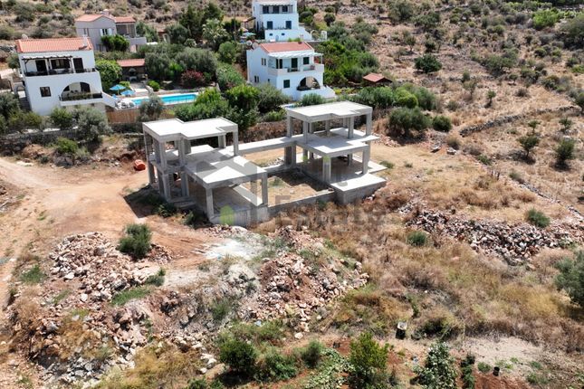 Villa for sale in Kokkino Chorio, Apokoronos, Chania, Crete, Greece