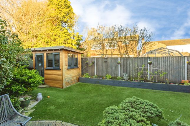 2, Summerleys, Dunstable photo 2