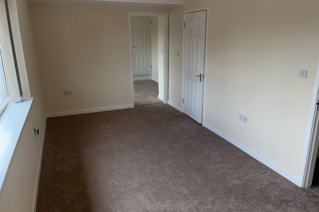 Flat above 85a, Lichfield Road, Wednesfield photo 2