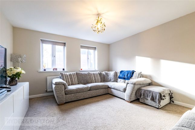 124, Blackthorn Drive, Huddersfield photo 3