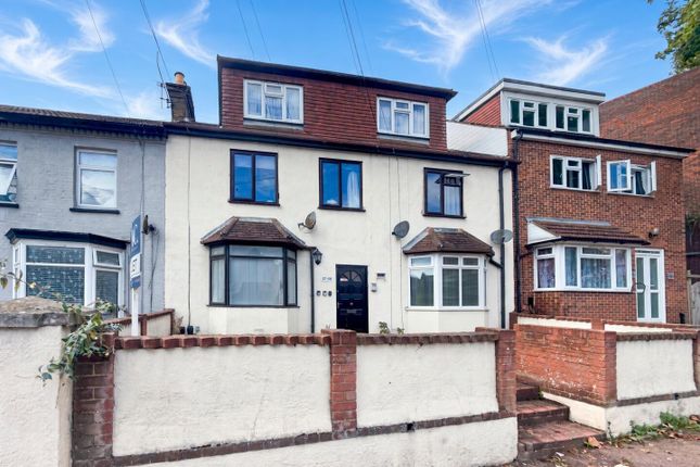 Studio flat on Flat 2, 57-59, Southchurch Avenue, Southend-On-Sea, £1,000/mo