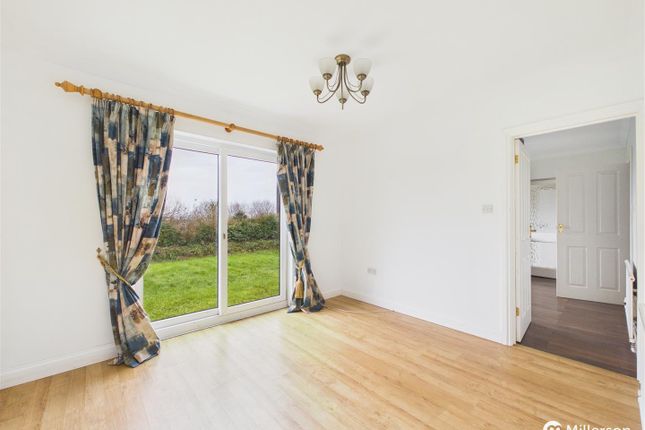 20, Tehidy Gardens, Camborne photo 3