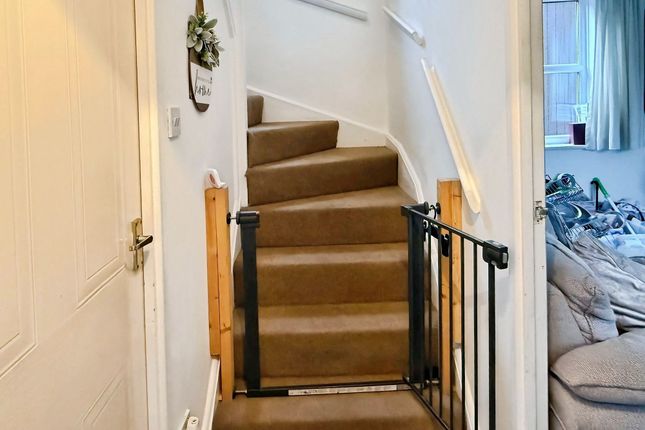6 White Hart Close, Leicester photo 4