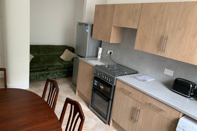 Flat 1/2, 2, Willowbank Crescent, Glasgow photo 3