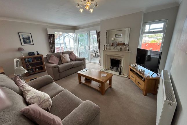 2, Winchester Close, Colwyn Bay photo 3