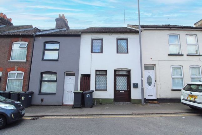 Thumbnail Terraced house for sale in Cromwell Road, Luton