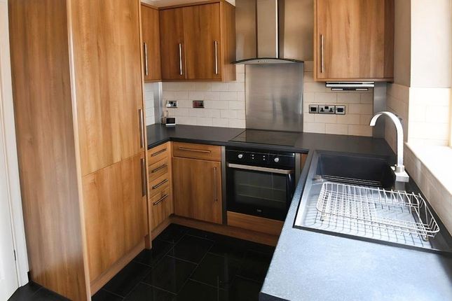 27, Henry Warby Avenue, Wisbech photo 3