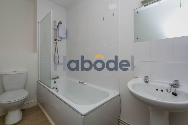 Flat 6, 73 West Parade, Rhyl photo 4