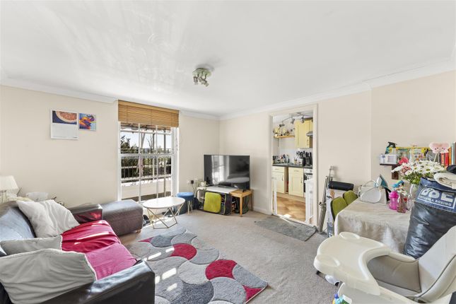 15, Parkside Lodge, Upton Court Road, Slough photo 2