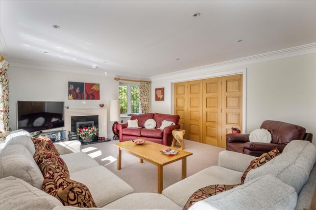 35, Courts Hill Road, Haslemere photo 4