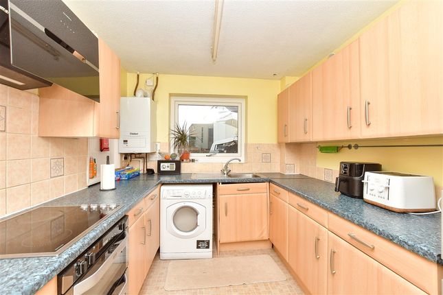 Edyngham Close Kemsley, Sittingbourne photo 5