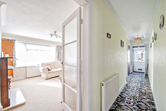 2, Sandbeck Lane, Wetherby photo 3