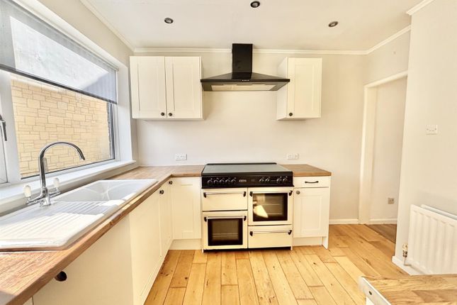 10, Sylvan Close, Gillingham photo 2