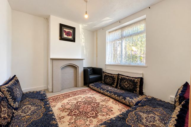 Selbourne Road, Luton photo 3