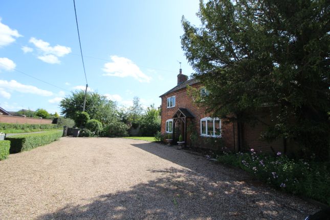 Thumbnail Country house to rent in Corner Farm, Pit Lane, Hough, Crewe, Cheshire