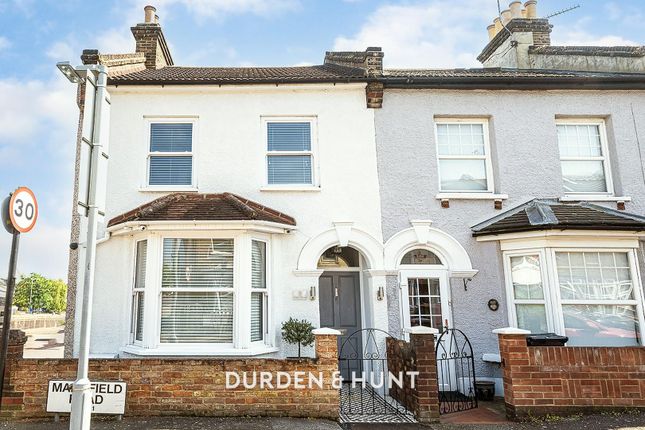 End terrace house for sale in Mansfield Road, Wanstead