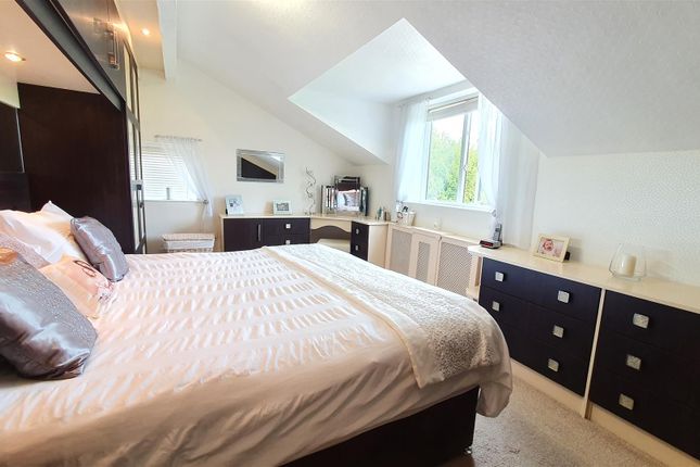 8, Hyde Street, Droylsden photo 3