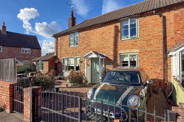 3-bed house on 1 Woodhill Road, Newark, £300,000