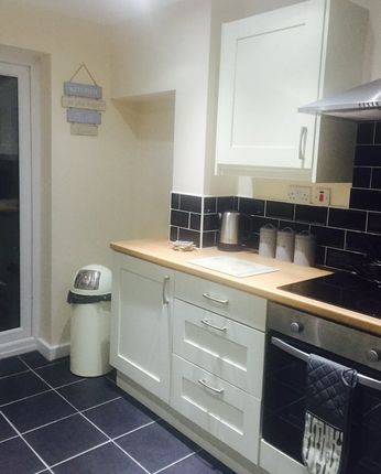 Thumbnail Room to rent in Fern Avenue, Doncaster