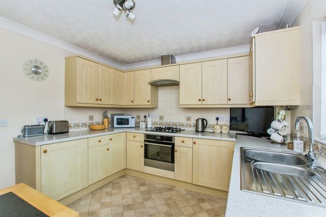 8, Orchard Close, Wisbech photo 3