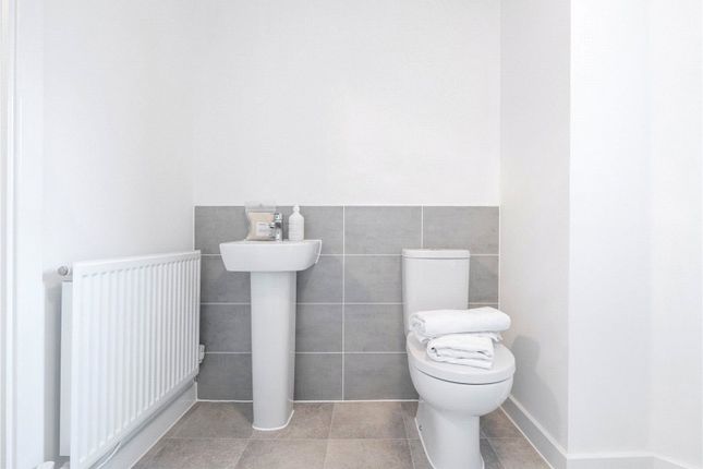 Flat for sale in Gulpher Road, Felixstowe, Suffolk