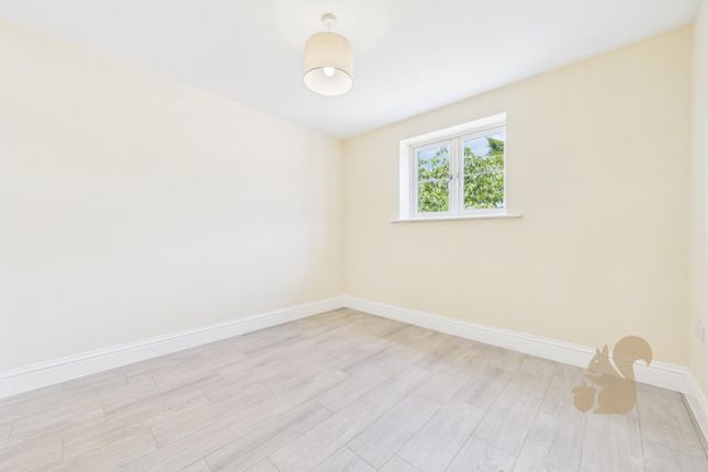 12, Hainault Close, Colchester photo 2