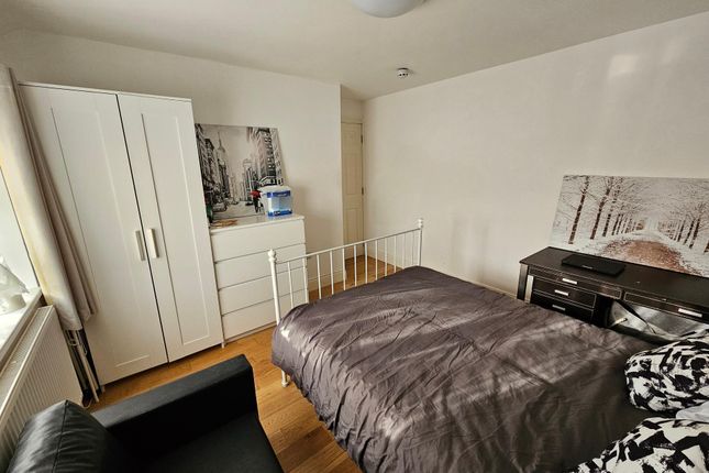 25, Locarno Road, Greenford photo 4