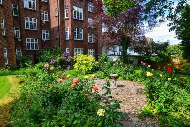 Flat for sale in Moreland Court, Finchley Road, Childs Hill, London