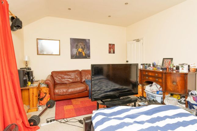 Flat for sale in Tennyson Road, Freshwater