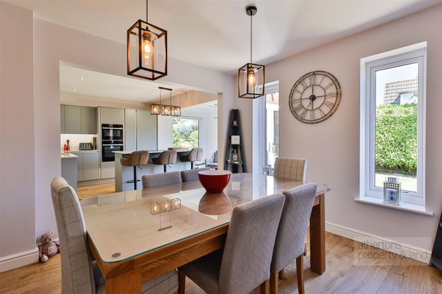 6, Singleton Avenue, Read photo 3