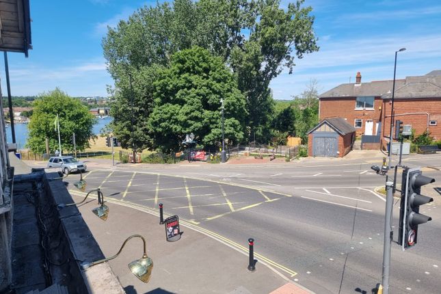 Flat for sale in The Triangle, Cobden Avenue, Southampton
