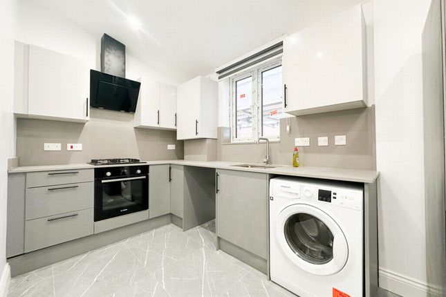 Thumbnail Flat to rent in Millers Terrace, London