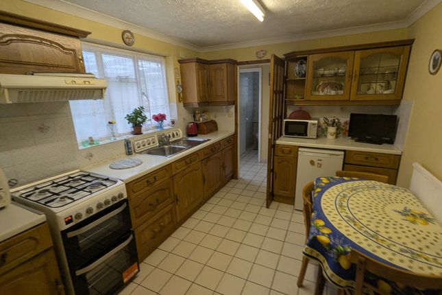 15, Shackstead Lane, Godalming photo 2