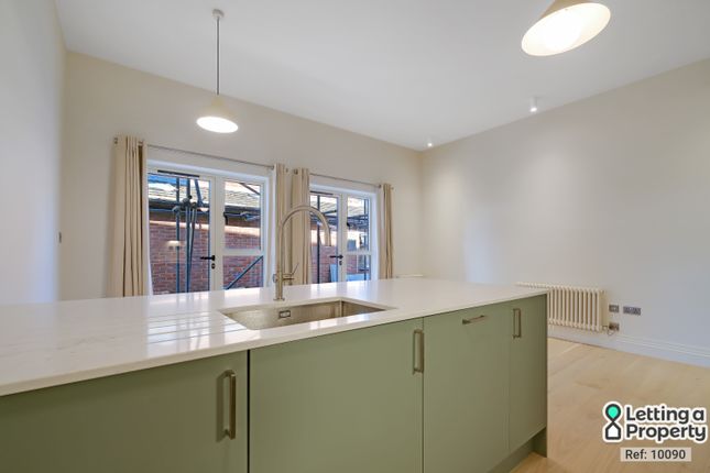 Flat A, 182, St. Ann's Road, London photo 4