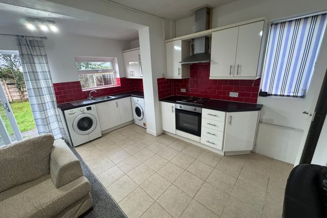 Outwood Road, Radcliffe photo 4