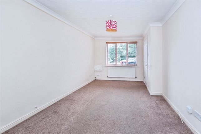 5, Lucerne Avenue, Oxfordshire photo 3