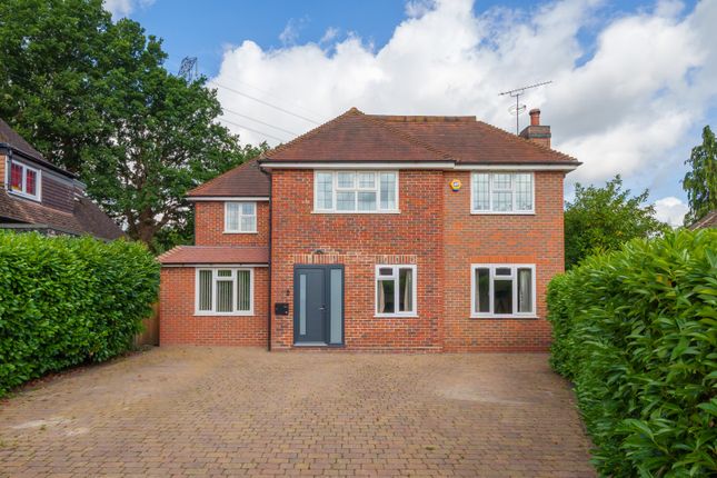 Thumbnail Detached house for sale in Queens Avenue, Byfleet