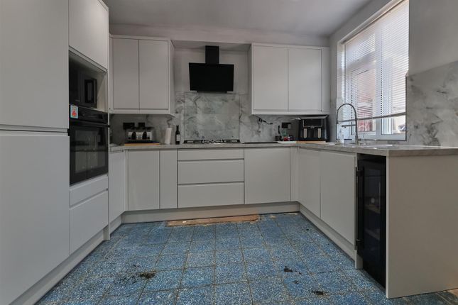 12, Forest Road, Hinckley photo 3