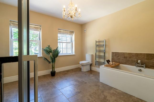 Master En-Suite