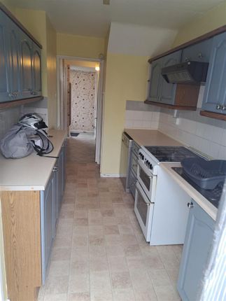 53, Little Lullaway, Basildon photo 3