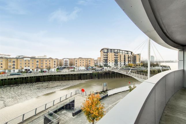 Flat for sale in Admirals Tower, Greenwich
