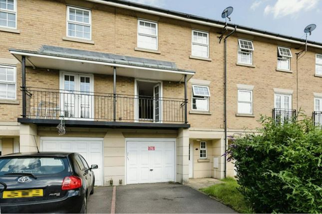 Town house for sale in Johnson Court, Northampton