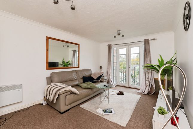 48, Rawlyn Close, Grays photo 3