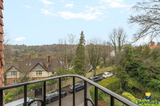 5 Southbanks, 32, Guildown Road, Surrey photo 4