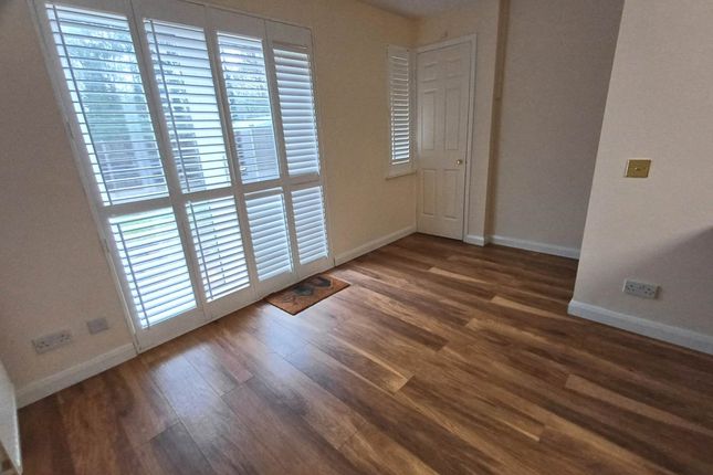 Town house to rent in Watersmeet Way, Thamesmead