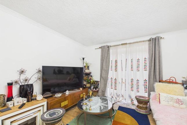 1, Trevithick Close, Feltham photo 2