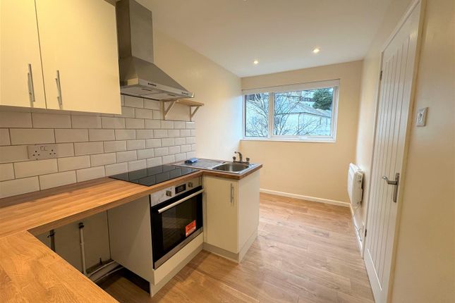 Flat 10, Seaway Court, New Road, Brixham photo 2