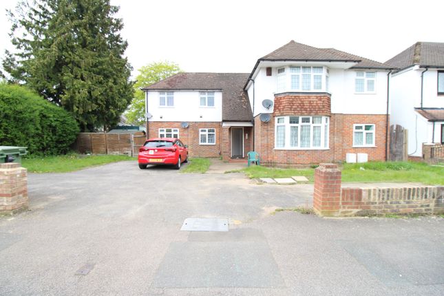 Thumbnail Flat to rent in 40 Malzeard Road, Luton, Bedfordshire