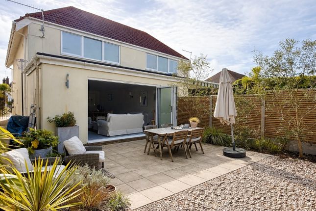 126 Sandbanks Road, Whitecliff photo 4